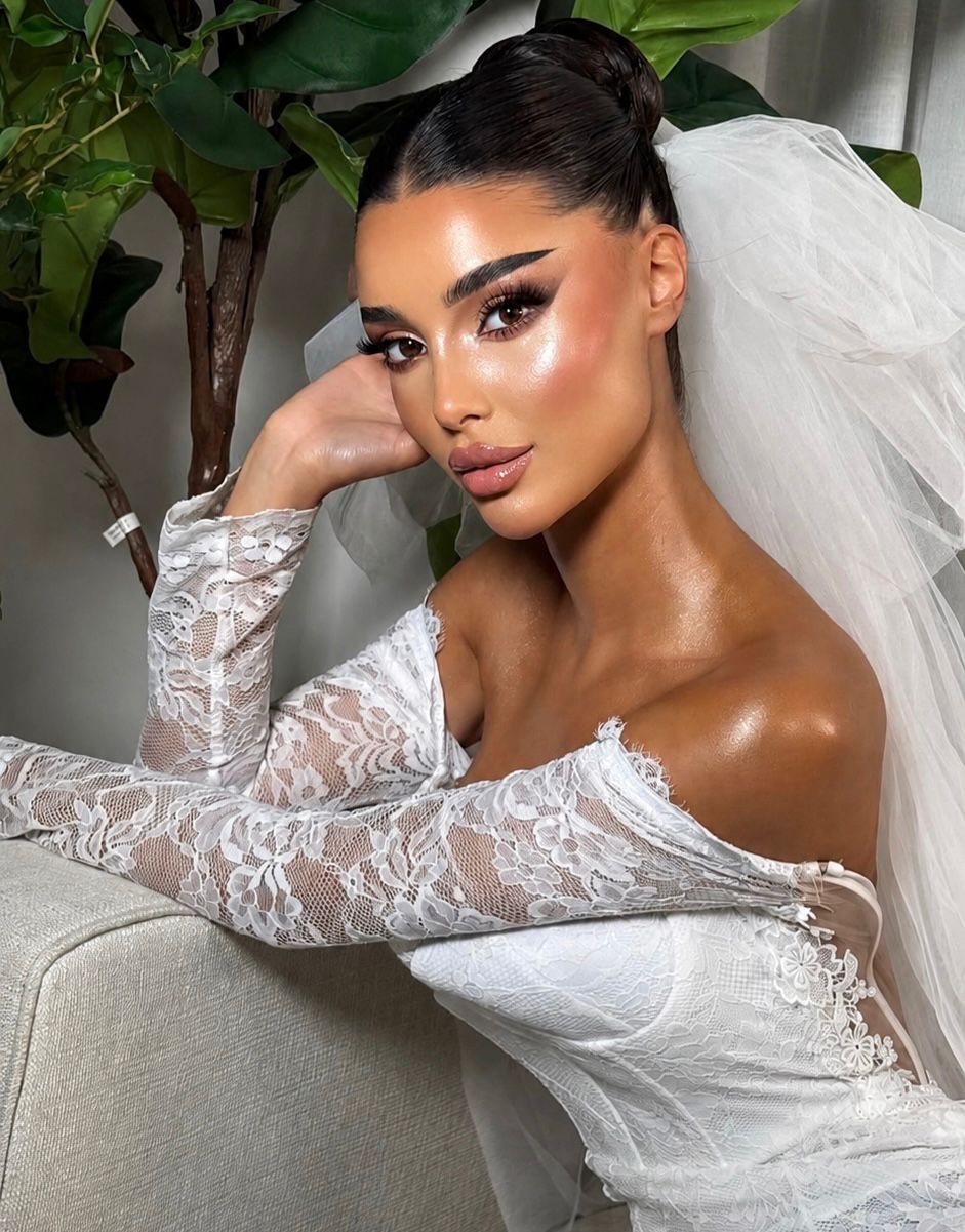 Lace & Veil